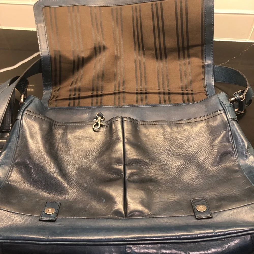 Frye men’s blue /green book bag.